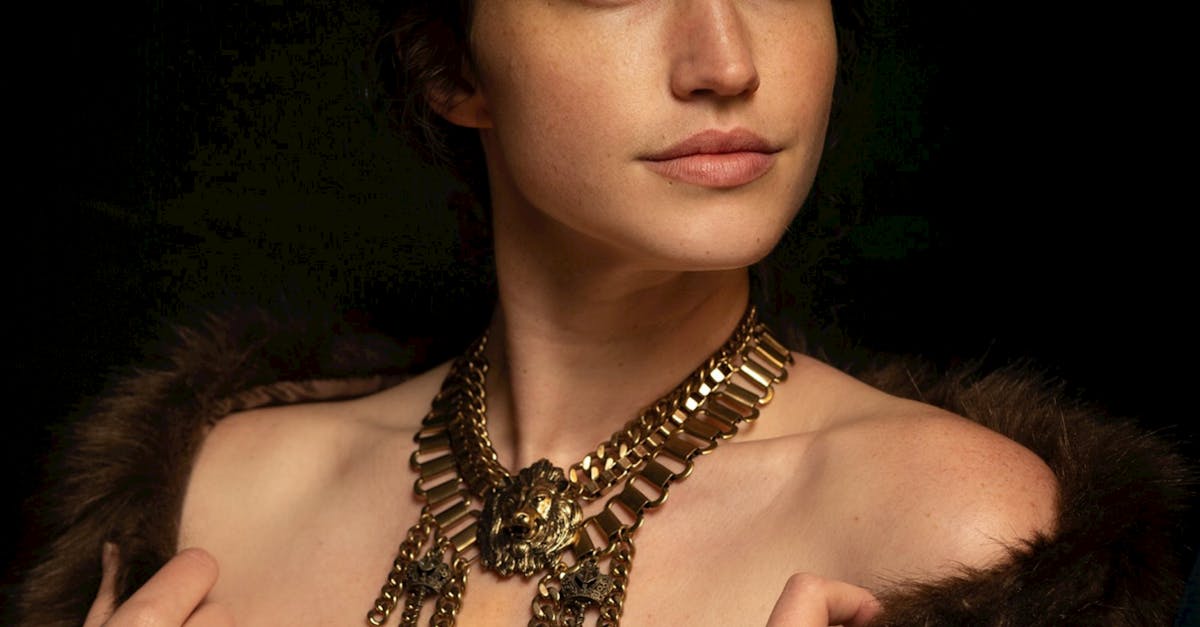 سلاسل ذهب عيار 21